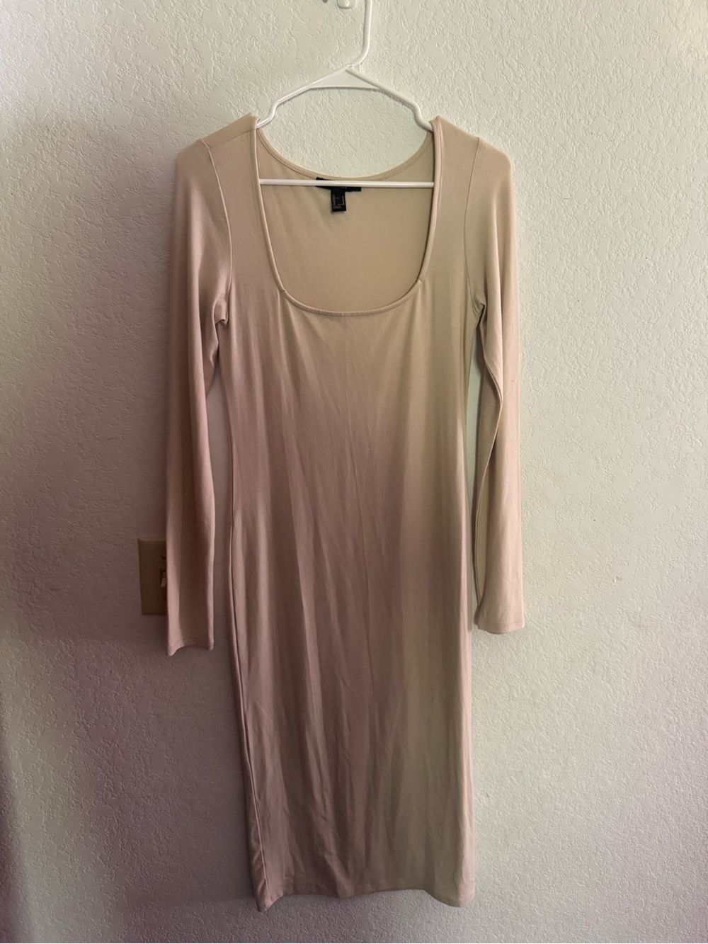 Forever 21 Beige Long Sleeve Scoop-Neck Midi Dress